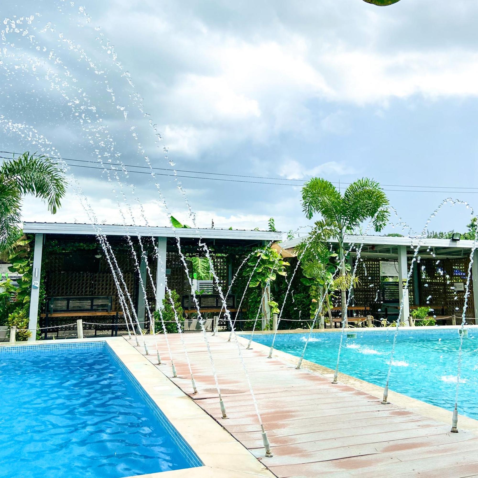 Urban Oasis Resort, Tarlac Buitenkant foto